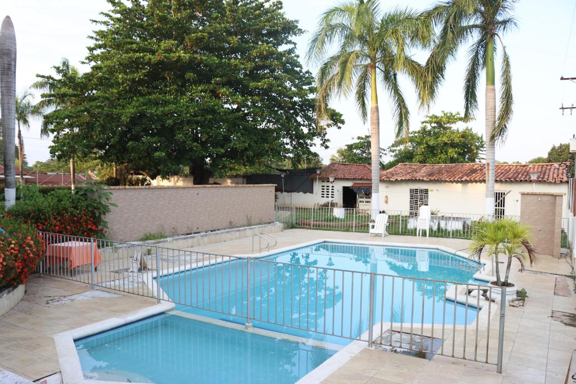 Hotel Plaza Real Montelibano Luaran gambar