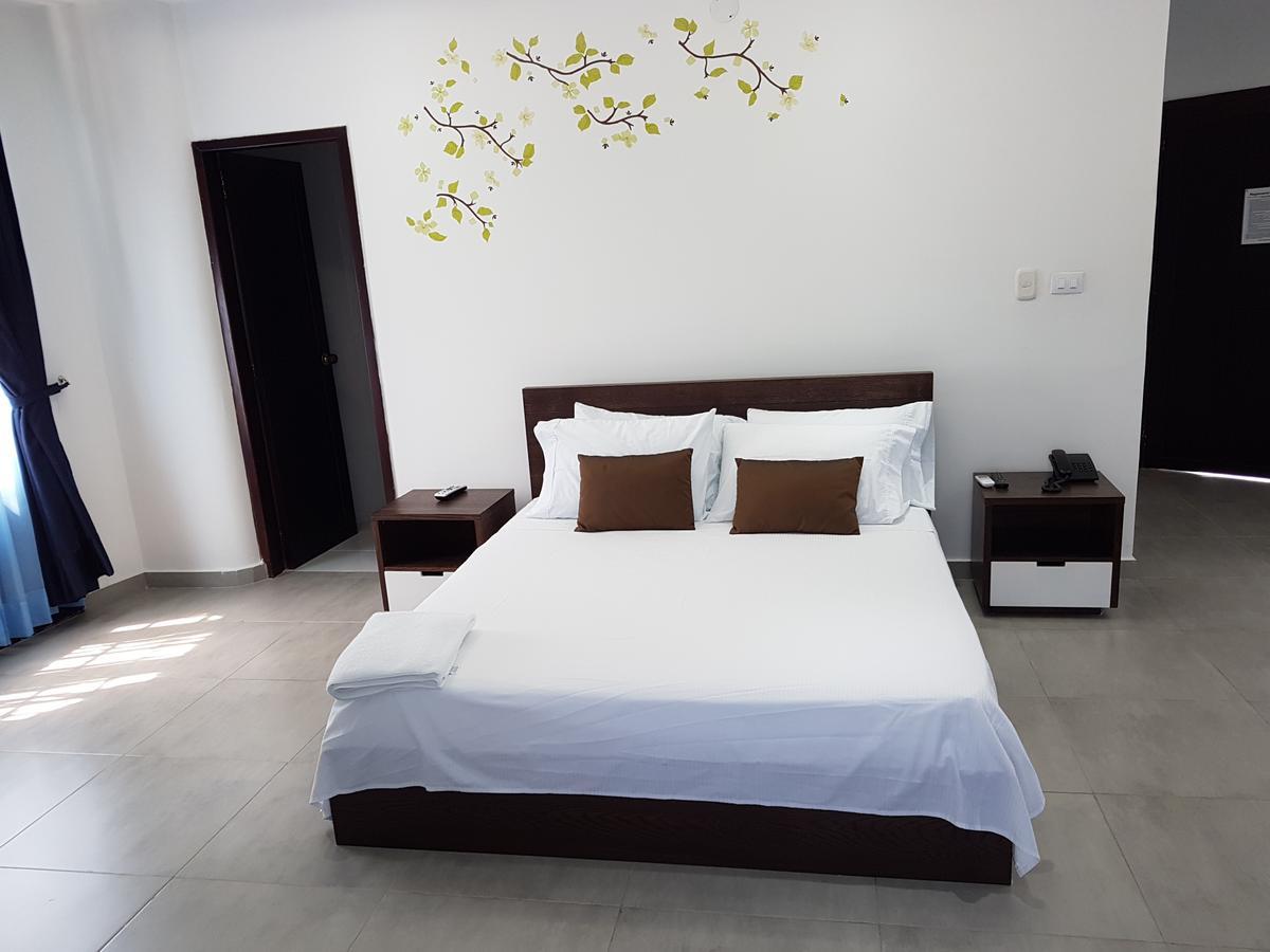 Hotel Plaza Real Montelibano Luaran gambar