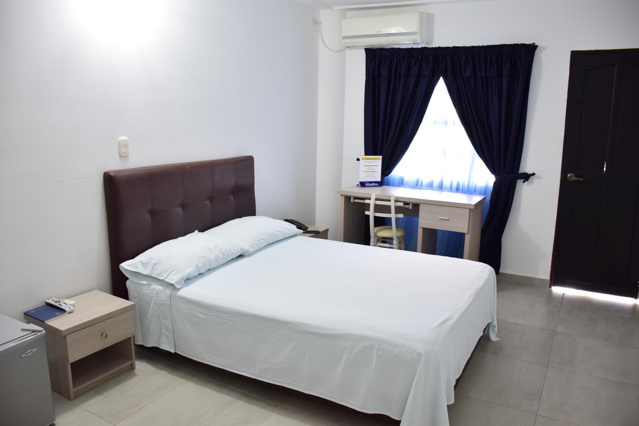 Hotel Plaza Real Montelibano Luaran gambar